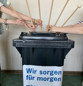EAD spendet Tonnen für Schulprojekt