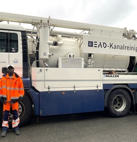 Auszubildender Fachkraft für Rohr-, Kanal- und Industrieservice Emmanuel Seun Apologun 