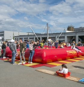 Gemeinsame Abfallsammelaktion des EAD und Rotzfrechen Spielmobil e.V.