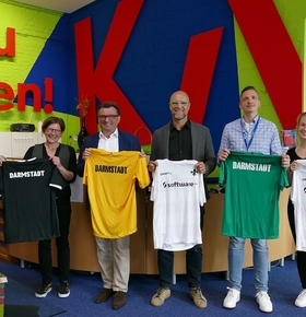 Im Fußballfieber: Aufwärmshirts des SV Darmstadt 98 ab 15. Juni im KAGEL sichern